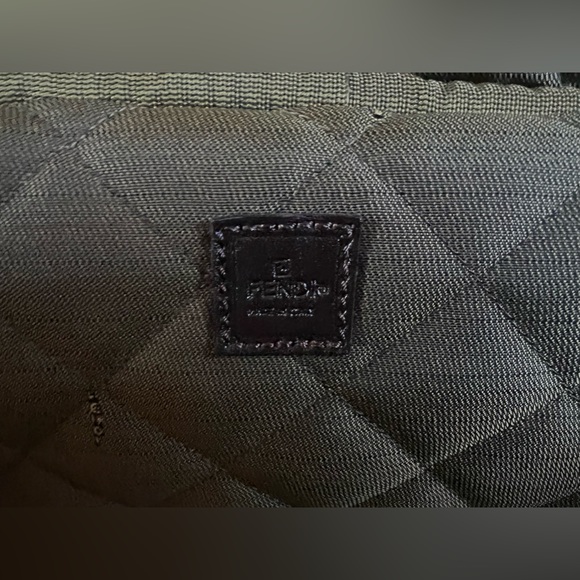 🔥🔥🔥Fendi carry-on vintage luggage - good conditions Authentic - Picture 11 of 12